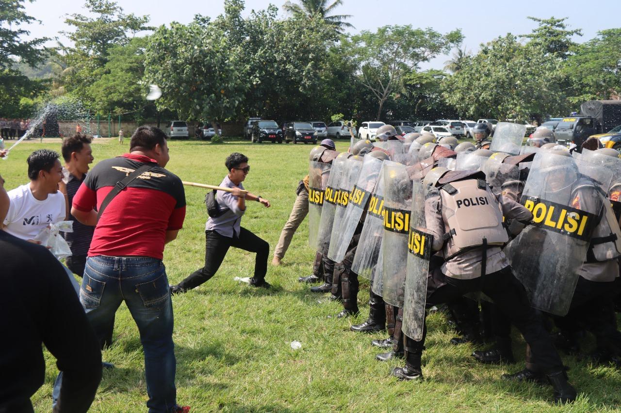 Jelang Pesta Demokrasi Pemilihan Peratin, Polres Lampung Barat Mengelar Simulasi Pengamanan
