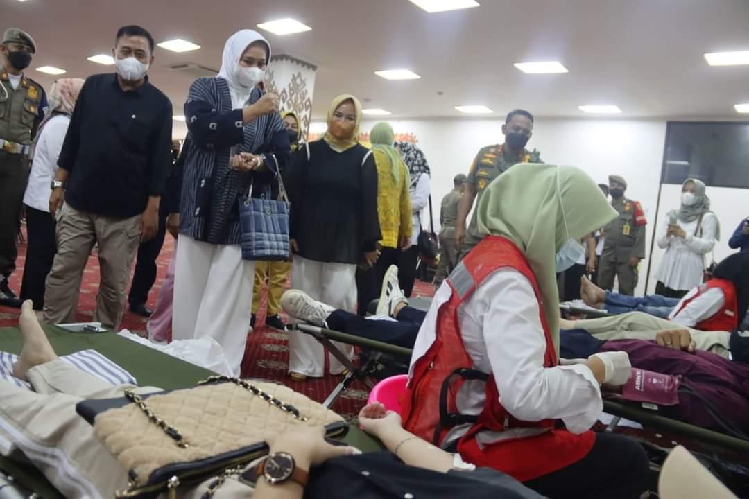 Ketua PMI Provinsi Lampung Tinjau Donor Darah Sukarela Dalam Rangka Reuni Akbar Spanda 85