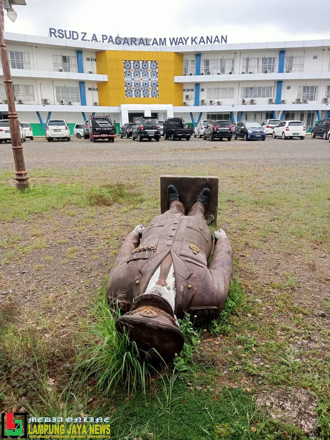 Patung Zainal Abidin Pagar Alam Bukan Ditelantarkan, Tetapi Sedang Proses Pemindahan Bangunan