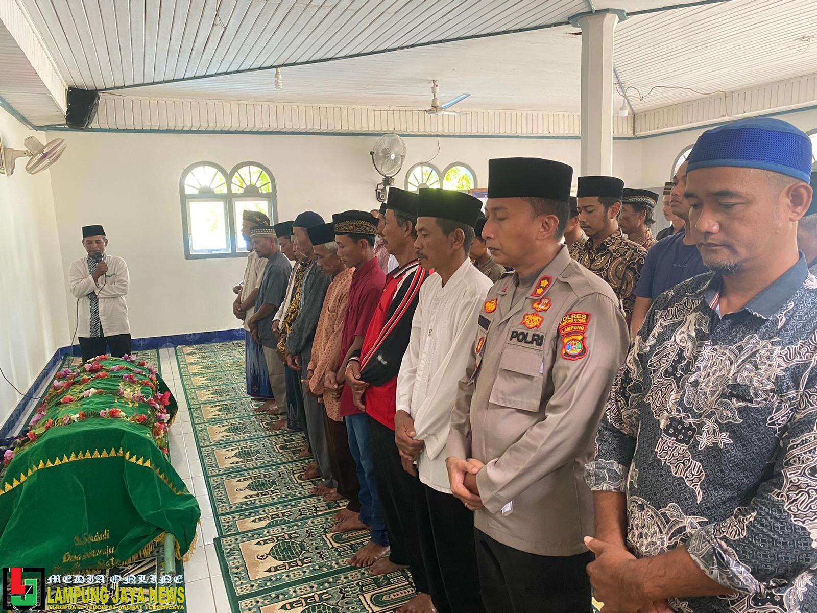 Hadir Dipemakaman Pejuang Kamtibmas, Kapolres Lampung Utara Berjanji Akan Cari Pelaku Curas