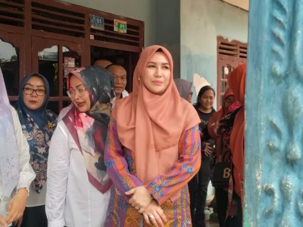 Dinas Sosial Lampung Utara Bagikan Bantuan Kursi Roda Kepada Penyandang Disabilitas