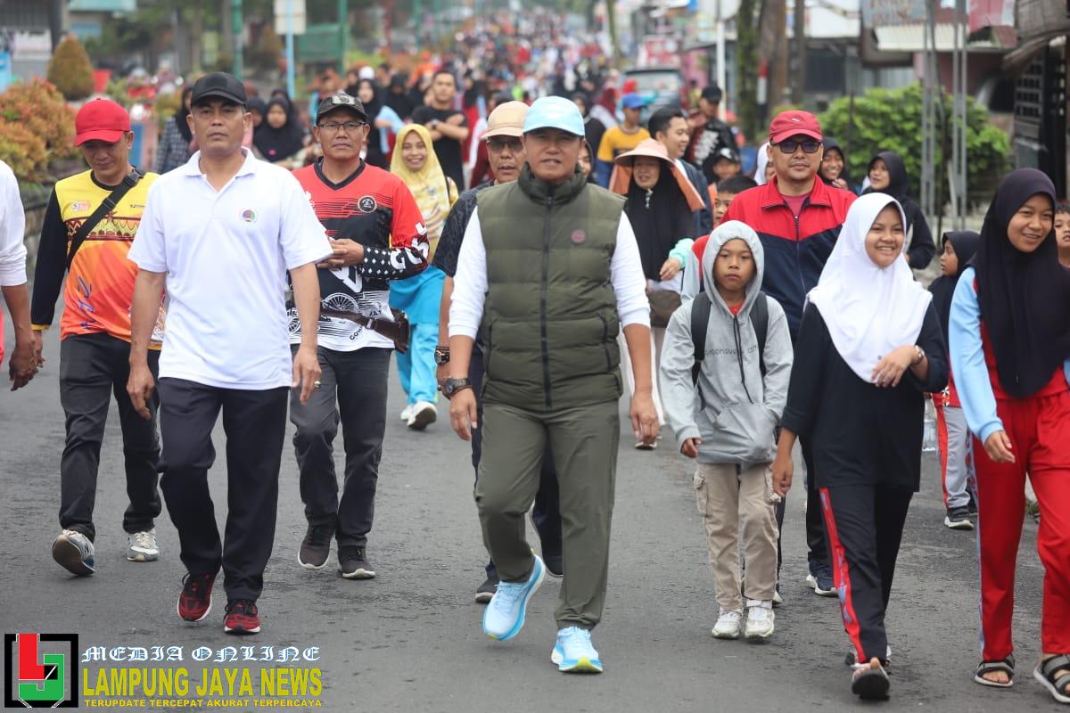 Peringati HUT Korpri Ke-52, Pemkab Lampung Barat Adakan Jalan Sehat dengan Doorprize Sepeda Motor