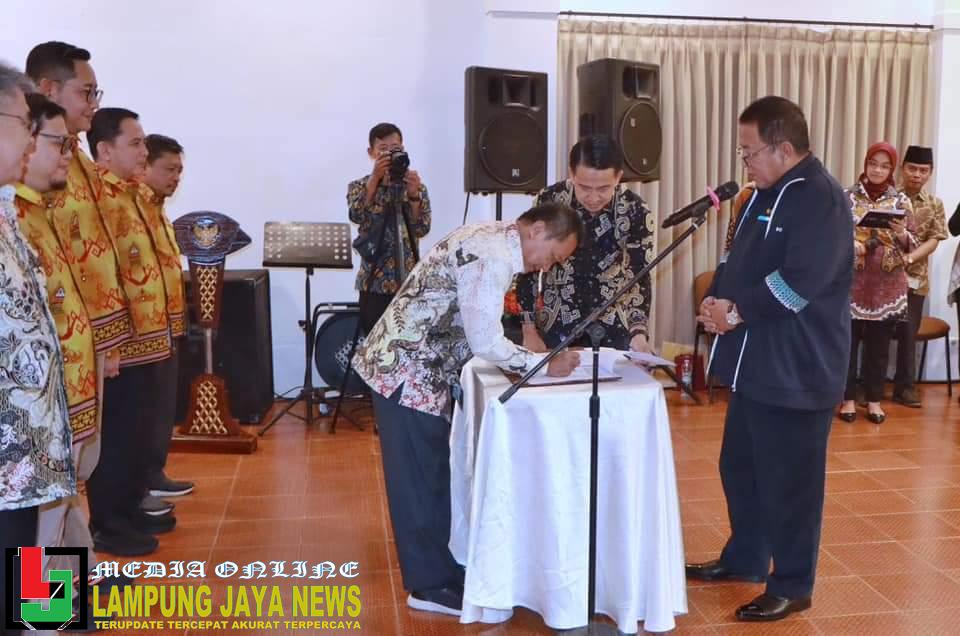 Gubernur Arinal Djunaidi Kukuhkan Pengurus Badan Usaha Milik Daerah (BUMD) Provinsi Lampung