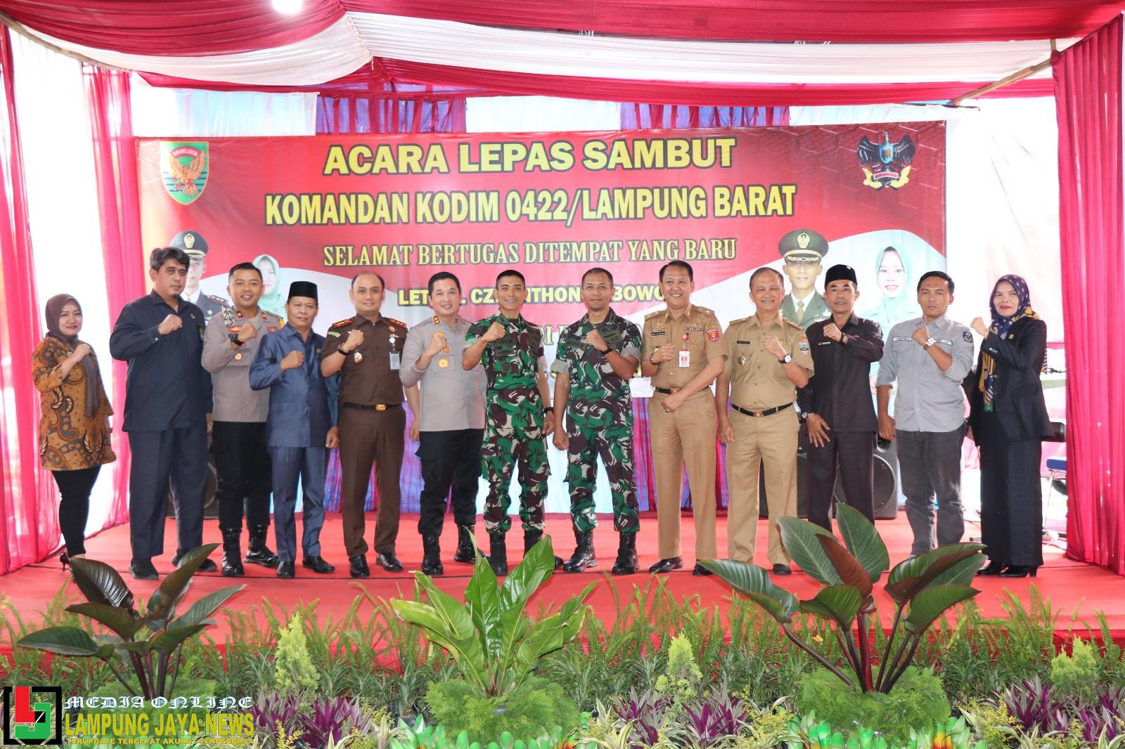 Kapolres Lampung Barat Hadiri Acara Lepas Sambut Komandan Kodim 0422-Lambar
