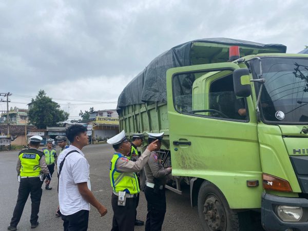 Diduga Gunakan Sim Palsu Saat Berkendara, Sopir Truk Diamankan Polres Lampung Utara