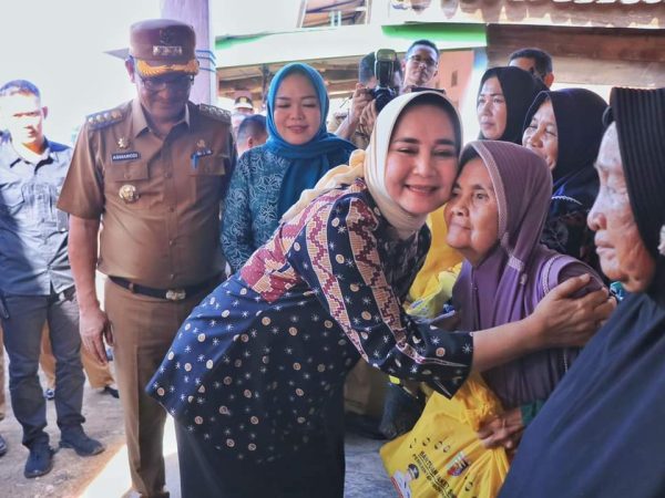 Ketua Umum Persatuan Komunitas Disabilitas Provinsi Lampung Berikan Bantuan Pada Kegiatan Yansos Jejama di Kabupaten Lampung Utara