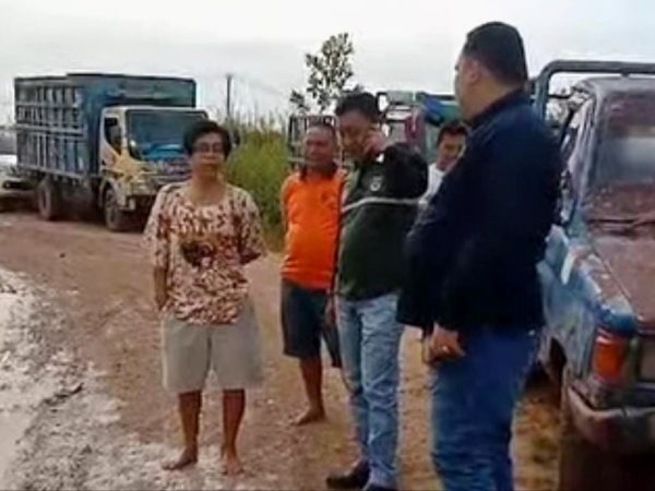 Dikeluhkan Masyarakat, Dinas PUPR Mesuji Lakukan Perbaikan Jalan Di Tiga Desa Tua Dikeluhkan Masyarakat, Dinas PUPR Mesuji Lakukan Perbaikan Jalan Di Tiga Desa Tua