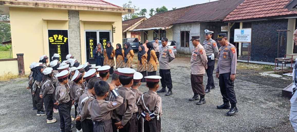 Polsek Sumber Jaya Terima Kunjungan Siswa Siswi TK Tunas Bangsa