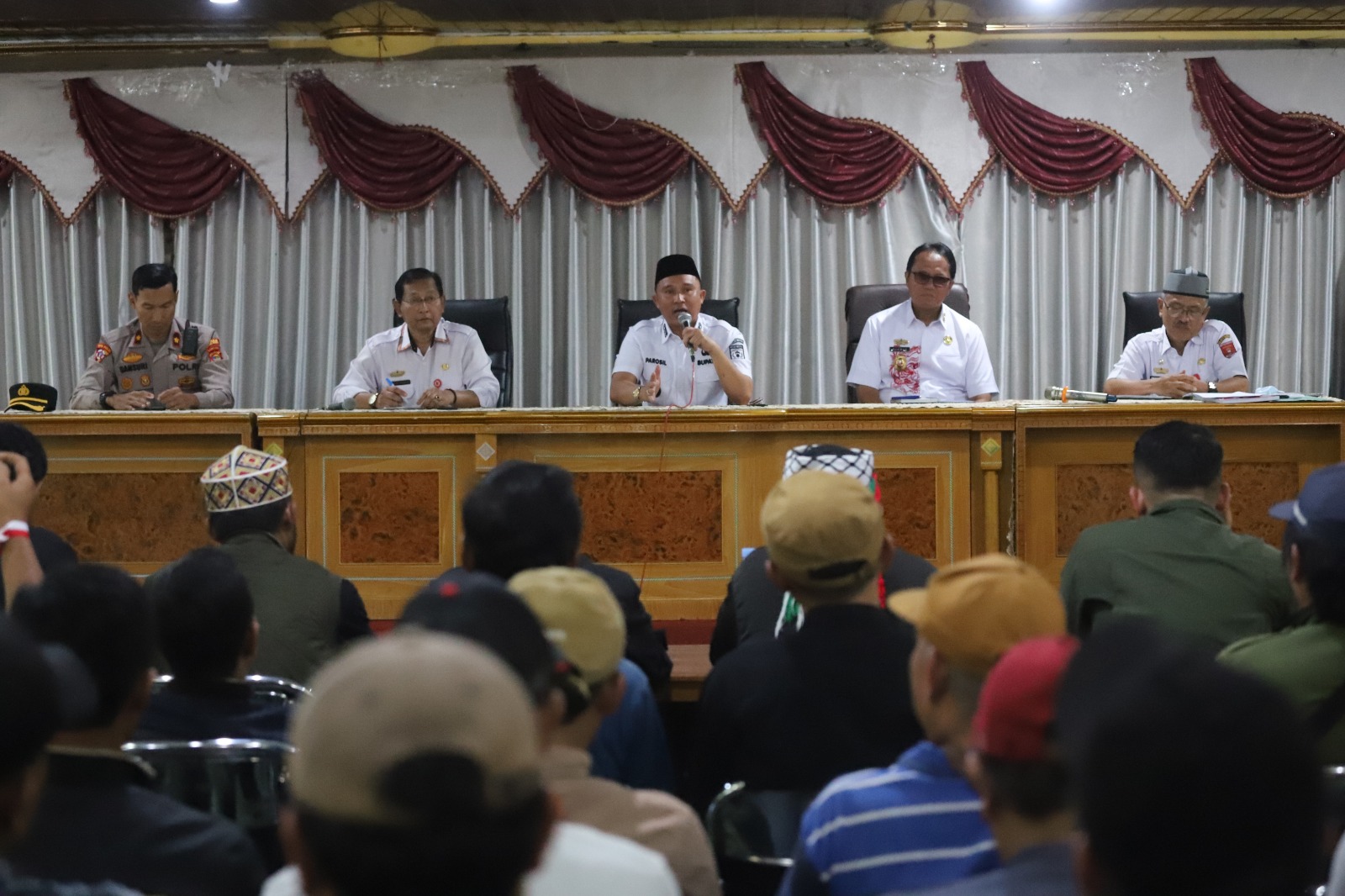 Temui Silaturahni Pedagang Kuliner Lampung Barat, Bupati Parosil Akan Maksimalkan Sosialisasi Agar Pedagang Tidak Dirugikan