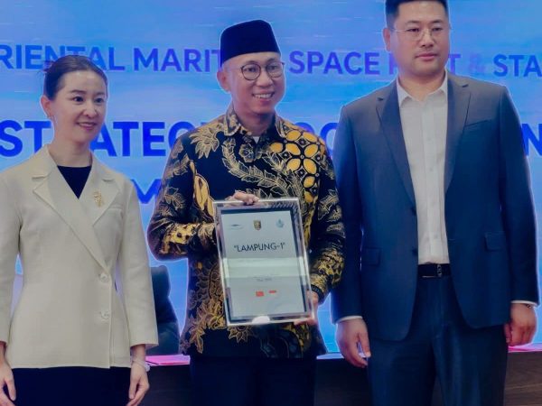 Satelit Lampung-1 Segera Mengorbit, Lompatan Tinggi Gubernur Mirza Menuju Peradaban Modern Satelit Lampung-1 Segera Mengorbit, Lompatan Tinggi Gubernur Mirza Menuju Peradaban Modern