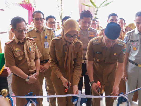 Wakil Gubernur Jihan Resmikan Samsat Induk Pesisir Barat, Bupati Dedi Ingatkan Tidak Ada Pungli Wakil Gubernur Jihan Resmikan Samsat Induk Pesisir Barat, Bupati Dedi Ingatkan Tidak Ada Pungli