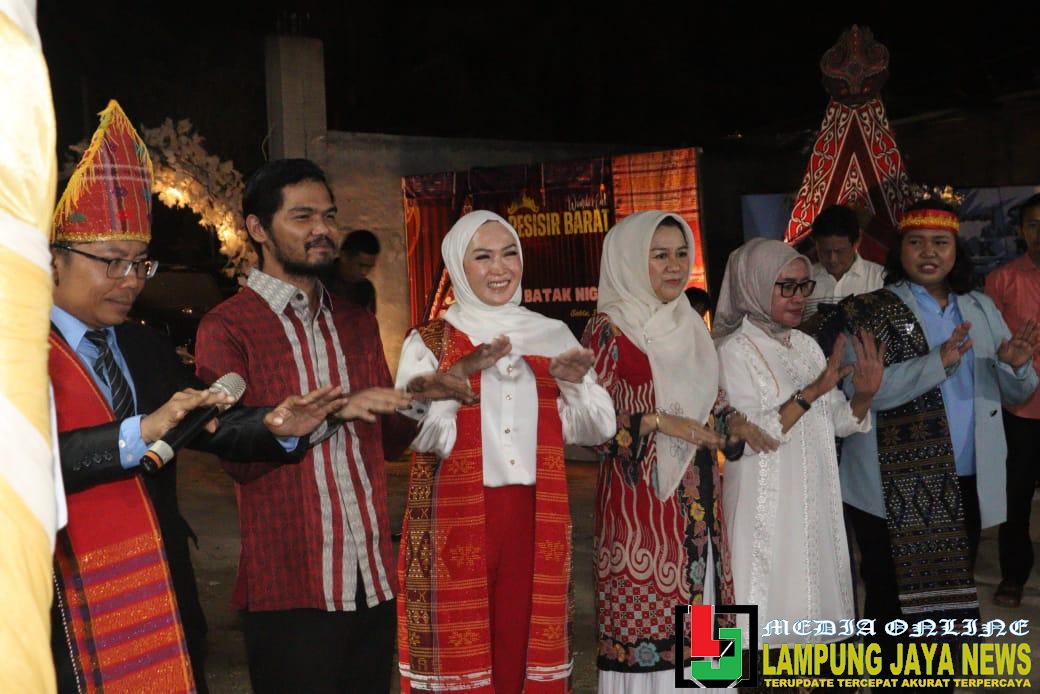 Ketua TP PKK Dian Hardiyanti Dedi Hadiri Gelaran Batak Night 2025 Ketua TP PKK Dian Hardiyanti Dedi Hadiri Gelaran Batak Night 2025
