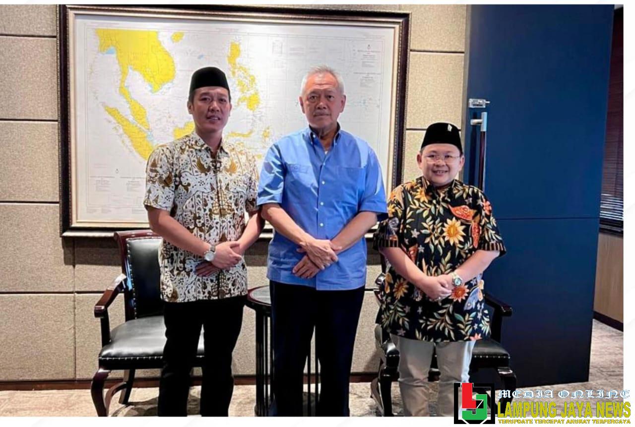 Bupati dan Wakil Bupati Pesisir Barat Gelar Silaturahmi Dengan Tomy Winata Selaku Tokoh Pimpinan Tambling (TWNC) Bupati dan Wakil Bupati Pesisir Barat Gelar Silaturahmi Dengan Tomy Winata Selaku Tokoh Pimpinan Tambling (TWNC)
