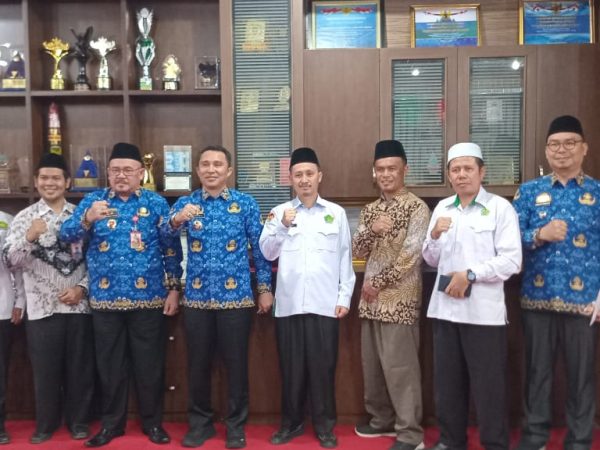 Bupati Lampung Barat Dukung Pelantikan Pengurus MUI, Tegaskan Peran Strategis dalam Pembangunan Karakter Bangsa Bupati Lampung Barat Dukung Pelantikan Pengurus MUI, Tegaskan Peran Strategis dalam Pembangunan Karakter Bangsa
