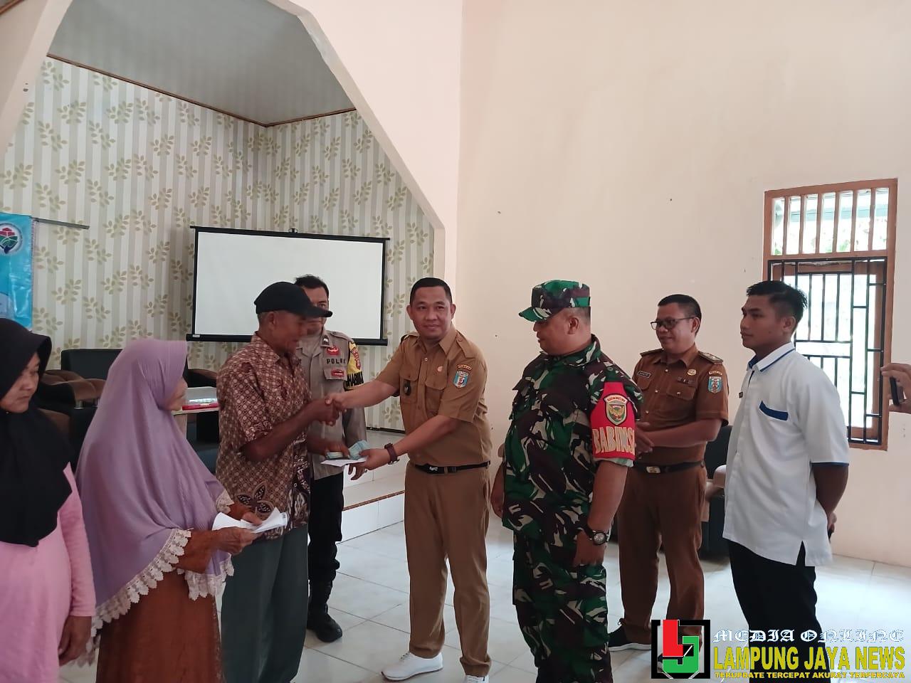 Pemerintah Kampung Sangkaran Bhakti Berikan BLT Dana Desa Periode Januari - Maret 2025