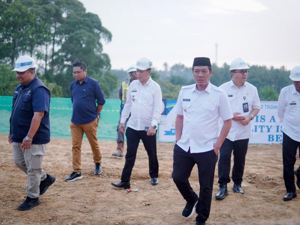 Bupati Dedi Tinjau Persiapan Peletakan Batu Pertama Pembangunan RSUD KH Muhammad Thohir Bupati Dedi Tinjau Persiapan Peletakan Batu Pertama Pembangunan RSUD KH Muhammad Thohir