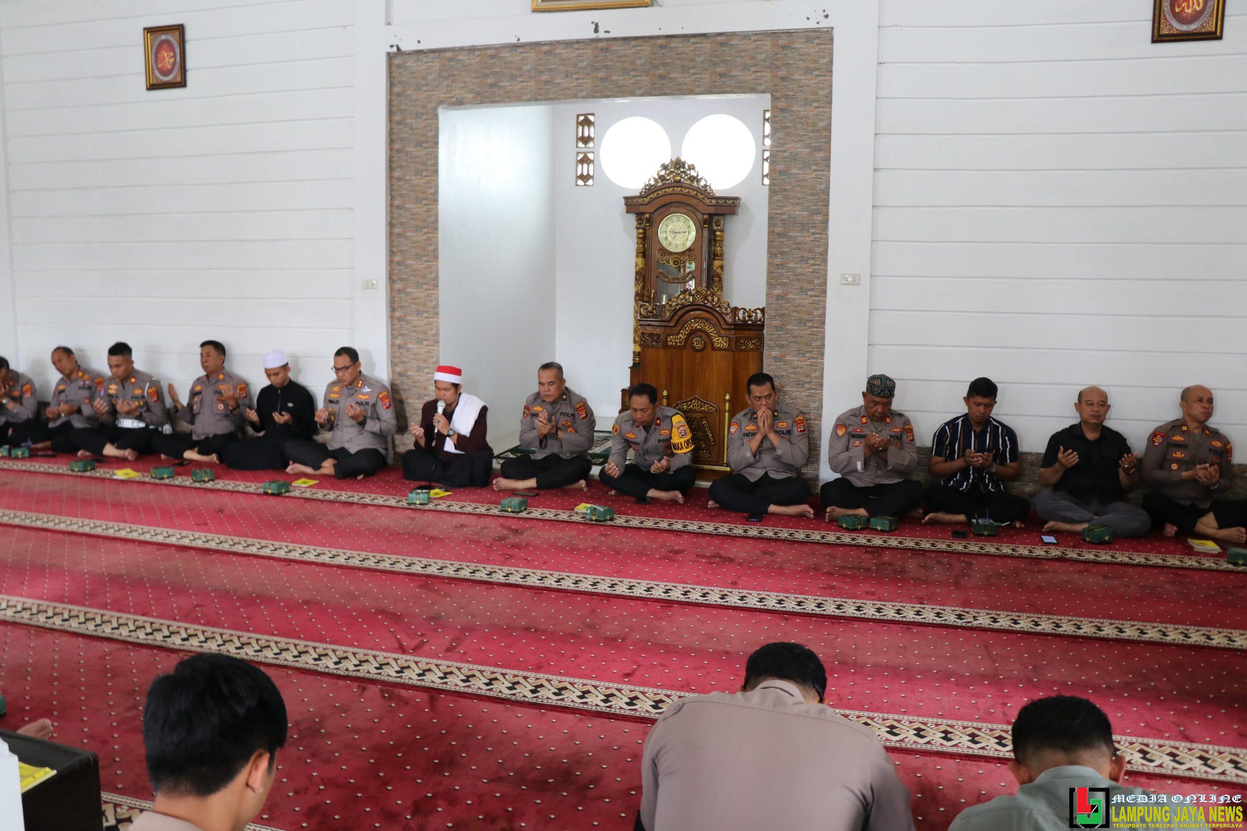 Polres Lampung Barat Adakan Giat Pembinaan Rohani dan Mental