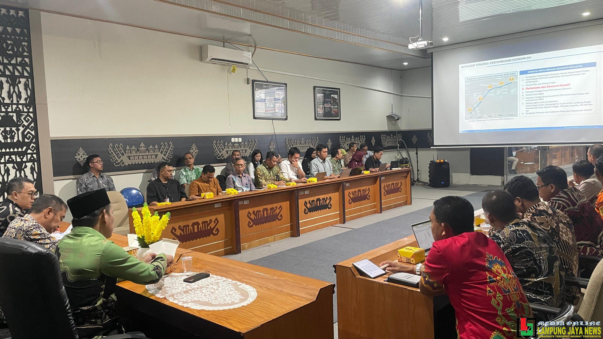 Pj Sekda Tedi Zadmiko Hafiri Rapat WSL Krui Pro Tahun 2025 Pj Sekda Tedi Zadmiko Hafiri Rapat WSL Krui Pro Tahun 2025
