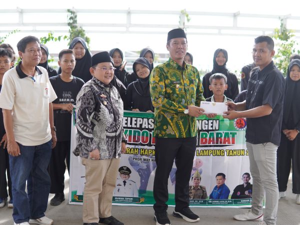Bupati Dan Wakil Bupati Pesisir Barat Lepas 16 Kontingen Hapkido Tahun 2025 Bupati Dan Wakil Bupati Pesisir Barat Lepas 16 Kontingen Hapkido Tahun 2025