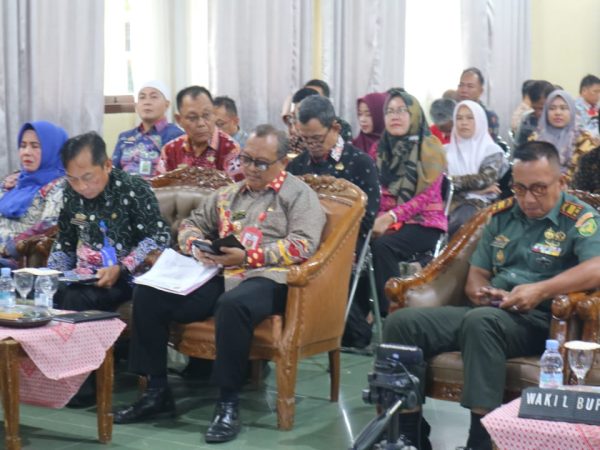 Pemkab Lambar Ikuti Verifikasi Hybrid KemenPPPA Evaluasi Kabupaten Layak Anak Tahun 2025 Pemkab Lambar Ikuti Verifikasi Hybrid KemenPPPA Evaluasi Kabupaten Layak Anak Tahun 2025