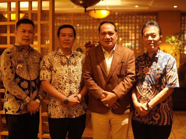 Bupati Dedi Irawan Silaturahmi Bersama Anggota DPR RI Aprozi Alam Bupati Dedi Irawan Silaturahmi Bersama Anggota DPR RI Aprozi Alam