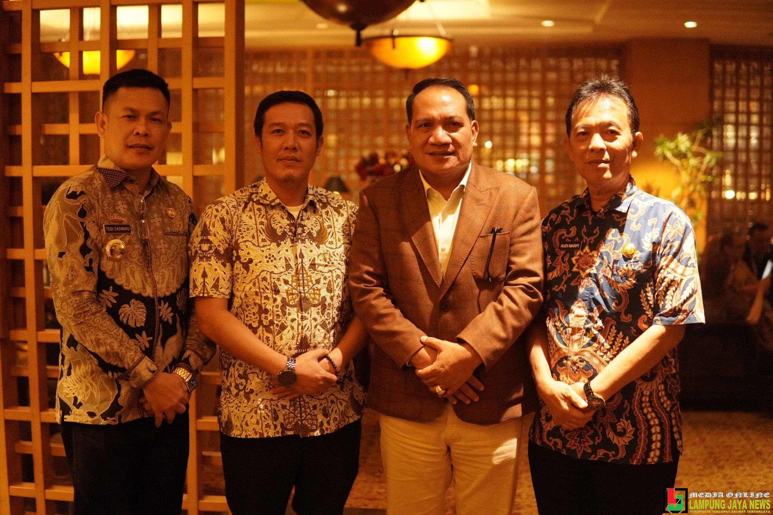 Bupati Dedi Irawan Silaturahmi Bersama Anggota DPR RI Aprozi Alam Bupati Dedi Irawan Silaturahmi Bersama Anggota DPR RI Aprozi Alam