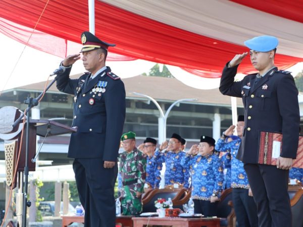 Pemkab Pesibar Gelar Upacara Peringatan Hari Pendidikan Nasional Dan Hari Kebangkitan Nasional Tahun 2025 Pemkab Pesibar Gelar Upacara Peringatan Hari Pendidikan Nasional Dan Hari Kebangkitan Nasional Tahun 2025