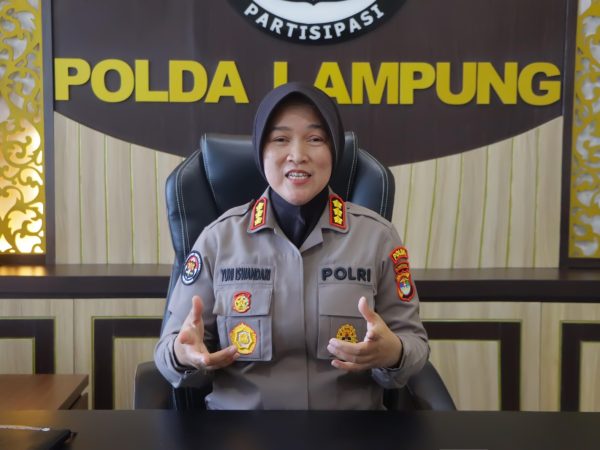 Temukan Mayat Wanita Ditengah Kebun Singkong, Polisi Lakukan Penyelidikan Temukan Mayat Wanita Ditengah Kebun Singkong, Polisi Lakukan Penyelidikan
