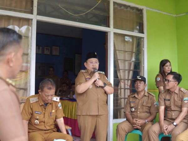 Wakil Bupati Irawan Topani Tinjau Pemberian Vaksinasi Di Pesisir Utara Dan Lemong Wakil Bupati Irawan Topani Tinjau Pemberian Vaksinasi Di Pesisir Utara Dan Lemong