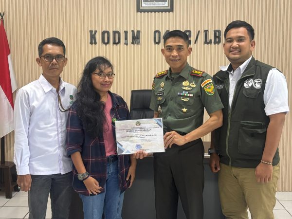 Letnan Kolonel Inf Rinto terima Piagam Penghargaan dari Dirjen KSDAE Kementerian Kehutanan atas Peran Aktif Pelestarian Harimau dan Habitatnya Letnan Kolonel Inf Rinto terima Piagam Penghargaan dari Dirjen KSDAE Kementerian Kehutanan atas Peran Aktif Pelestarian Harimau dan Habitatnya