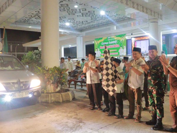Wakil Bupayi Irawan Topani Lepas Rombongan Pawai Takbir Hari Raya Idul Adha 1446 H Wakil Bupayi Irawan Topani Lepas Rombongan Pawai Takbir Hari Raya Idul Adha 1446 H