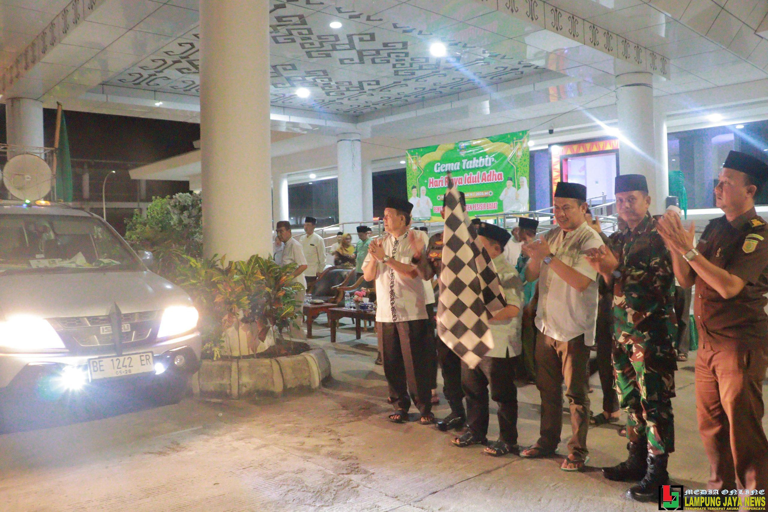 Wakil Bupayi Irawan Topani Lepas Rombongan Pawai Takbir Hari Raya Idul Adha 1446 H Wakil Bupayi Irawan Topani Lepas Rombongan Pawai Takbir Hari Raya Idul Adha 1446 H