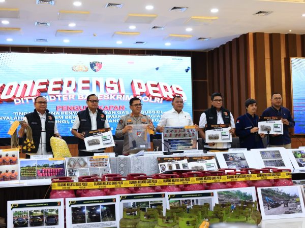 Bareskrim Polri Berhasil Gagalkan Penjualan Sisik Trenggiling Bareskrim Polri Berhasil Gagalkan Penjualan Sisik Trenggiling