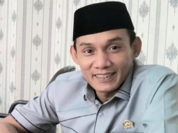Ketua Komisi IV DPRD Kabupaten Tanggamus akan Segera Tindak Tegas Pihak Sekolah SDN 1 Rantau Tijang Terkait Dugaan Pungli Ketua Komisi IV DPRD Kabupaten Tanggamus akan Segera Tindak Tegas Pihak Sekolah SDN 1 Rantau Tijang Terkait Dugaan Pungli