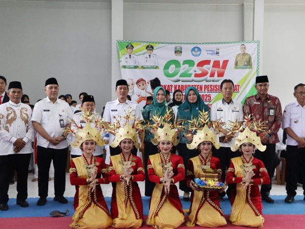 Buka O2SN Tingkat Kabupaten Pesisir Barat, Ini Pesan Bupati Dedi Irawan Buka O2SN Tingkat Kabupaten Pesisir Barat, Ini Pesan Bupati Dedi Irawan