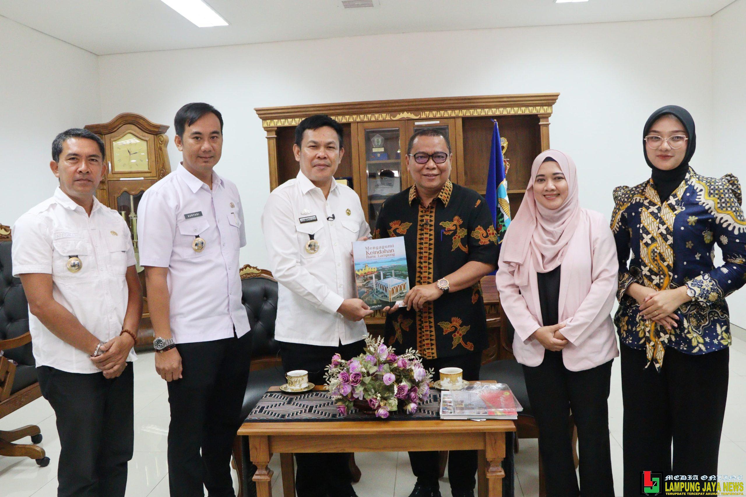 Pj Sekda Tedi Zadmiko Sambut Kunjungan Kerja Media Group Pj Sekda Tedi Zadmiko Sambut Kunjungan Kerja Media Group