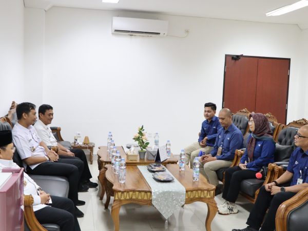 Sambut Kunker TVRI Lampung, Wakil Bupati Irawan Topani Harapkan Sinergitas Media dan Pemerintah Terjalin Baik Sambut Kunker TVRI Lampung, Wakil Bupati Irawan Topani Harapkan Sinergitas Media dan Pemerintah Terjalin Baik