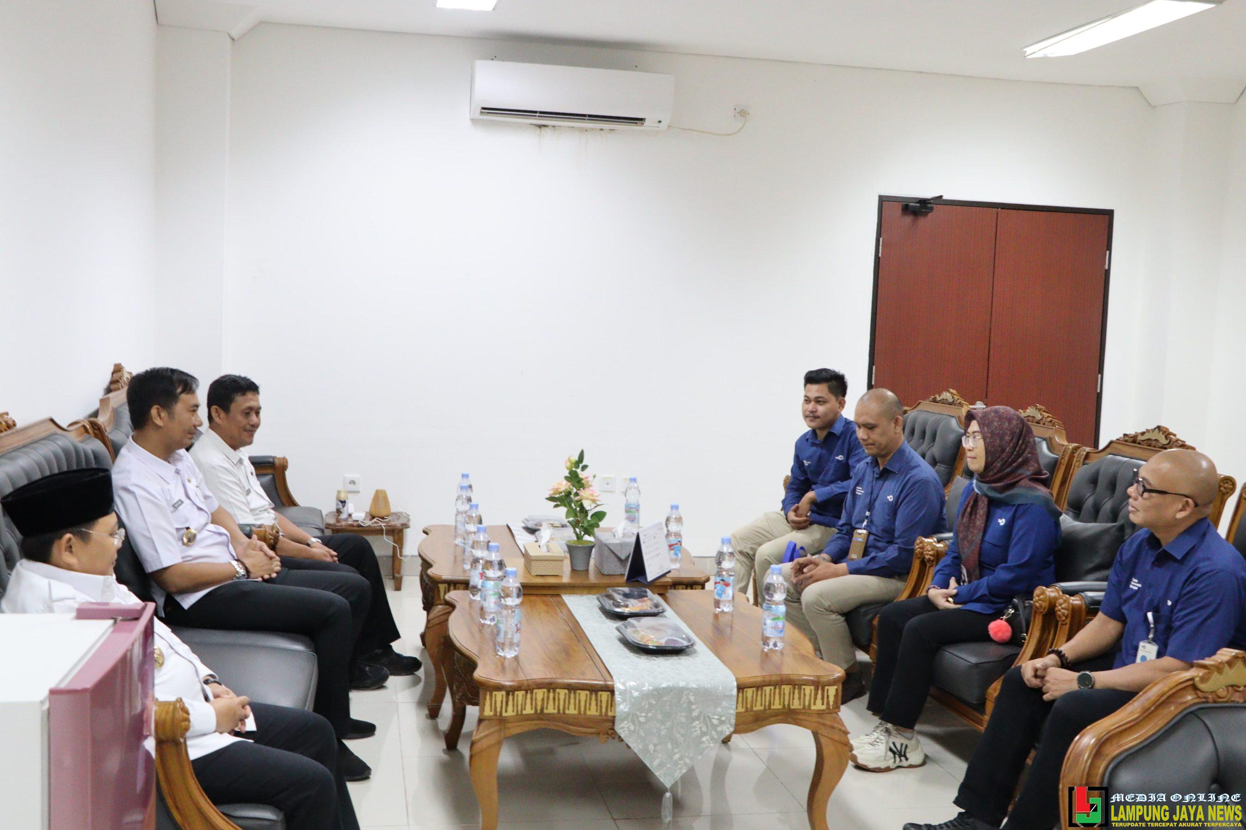 Sambut Kunker TVRI Lampung, Wakil Bupati Irawan Topani Harapkan Sinergitas Media dan Pemerintah Terjalin Baik Sambut Kunker TVRI Lampung, Wakil Bupati Irawan Topani Harapkan Sinergitas Media dan Pemerintah Terjalin Baik