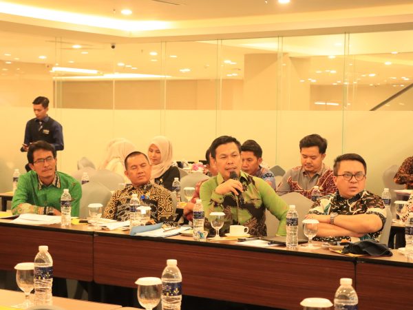 Hadiri Rekonsiliasi Data Dan Iuran BPJS Kesehatan, Pj Sekda Tedi Harapkan Pelayanan Kesehatan Optimal Untuk Masyarakat Hadiri Rekonsiliasi Data Dan Iuran BPJS Kesehatan, Pj Sekda Tedi Harapkan Pelayanan Kesehatan Optimal Untuk Masyarakat