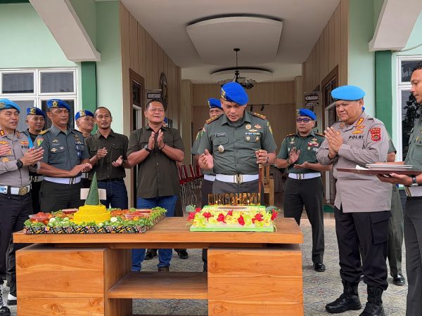 Tunjukkan Keharmonisan TNI-Polri, Bidpropam Polda Jambi Beri Ucapan HUT ke-79 Pomad Tunjukkan Keharmonisan TNI-Polri, Bidpropam Polda Jambi Beri Ucapan HUT ke-79 Pomad
