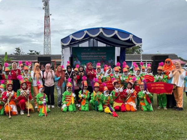Bupati Way Kanan Ayu Asalasiyah Hadiri Gebyar Sekolah Sehat, O2SN dan Festival Lomba Seni Tingkat SD dan SMP Se-Kabupaten Way Kanan. Bupati Way Kanan Ayu Asalasiyah Hadiri Gebyar Sekolah Sehat, O2SN dan Festival Lomba Seni Tingkat SD dan SMP Se-Kabupaten Way Kanan.