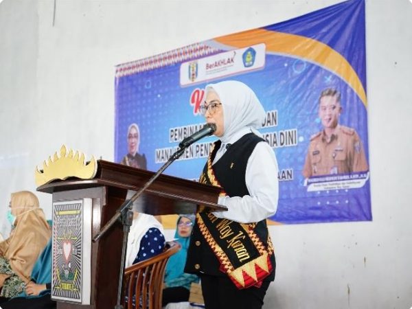 Buka Kegiatan Pembinaan Kelembagaan dan Manajemen PAUD, Bupati Ayu Ingin Sukseskan Program Wajib Belajar 13 Tahun Buka Kegiatan Pembinaan Kelembagaan dan Manajemen PAUD, Bupati Ayu Ingin Sukseskan Program Wajib Belajar 13 Tahun