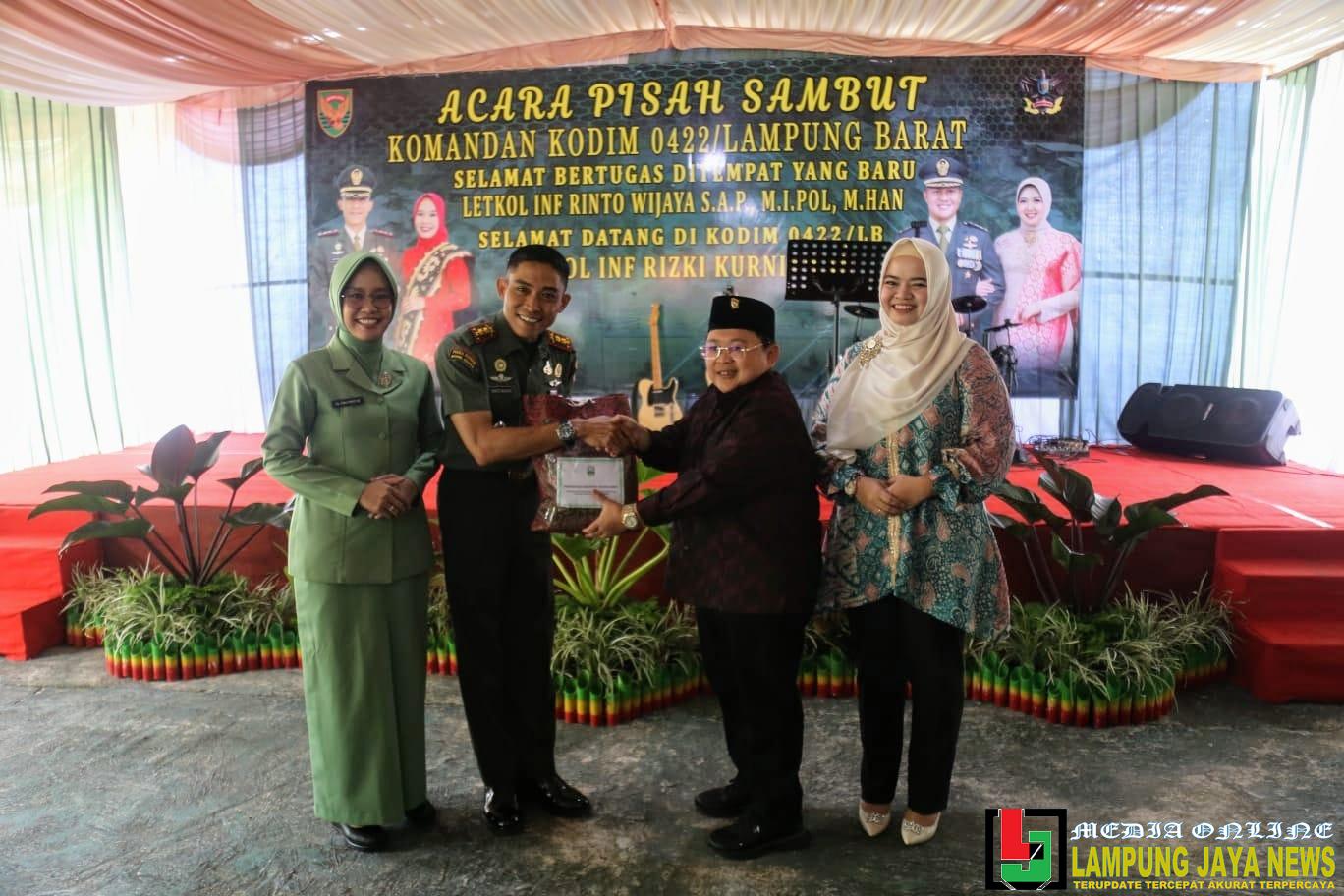 Hadiri Pisah Sambut Dandim 0422/Lambar, Wakil Bupati Irawan Ucapkan Terimakasih Atas Dedikasi dan Sinergitas Yang Terjalin Hadiri Pisah Sambut Dandim 0422/Lambar, Wakil Bupati Irawan Ucapkan Terimakasih Atas Dedikasi dan Sinergitas Yang Terjalin