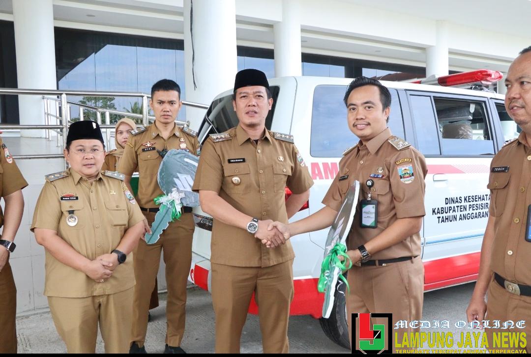 Tingkatkan Fasilitas Layanan Masyarakat, Bupati Dedi Irawan Serahkan Mobil Ambulance Kepada Puskesmas Tingkatkan Fasilitas Layanan Masyarakat, Bupati Dedi Irawan Serahkan Mobil Ambulance Kepada Puskesmas
