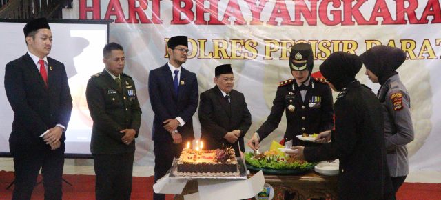 Syukuran Hari Bhayangkara Ke-79, Wakil Bupati Irawan Topani Ajak Sinergi Wujudkan Pesibar Maju dan Sejahtera