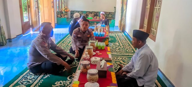 Kasat Binmas Polres Tulang Bawang Barat Lakukan Giat Sambang dan Silaturahmi ke Ponpes Darul Hidayah