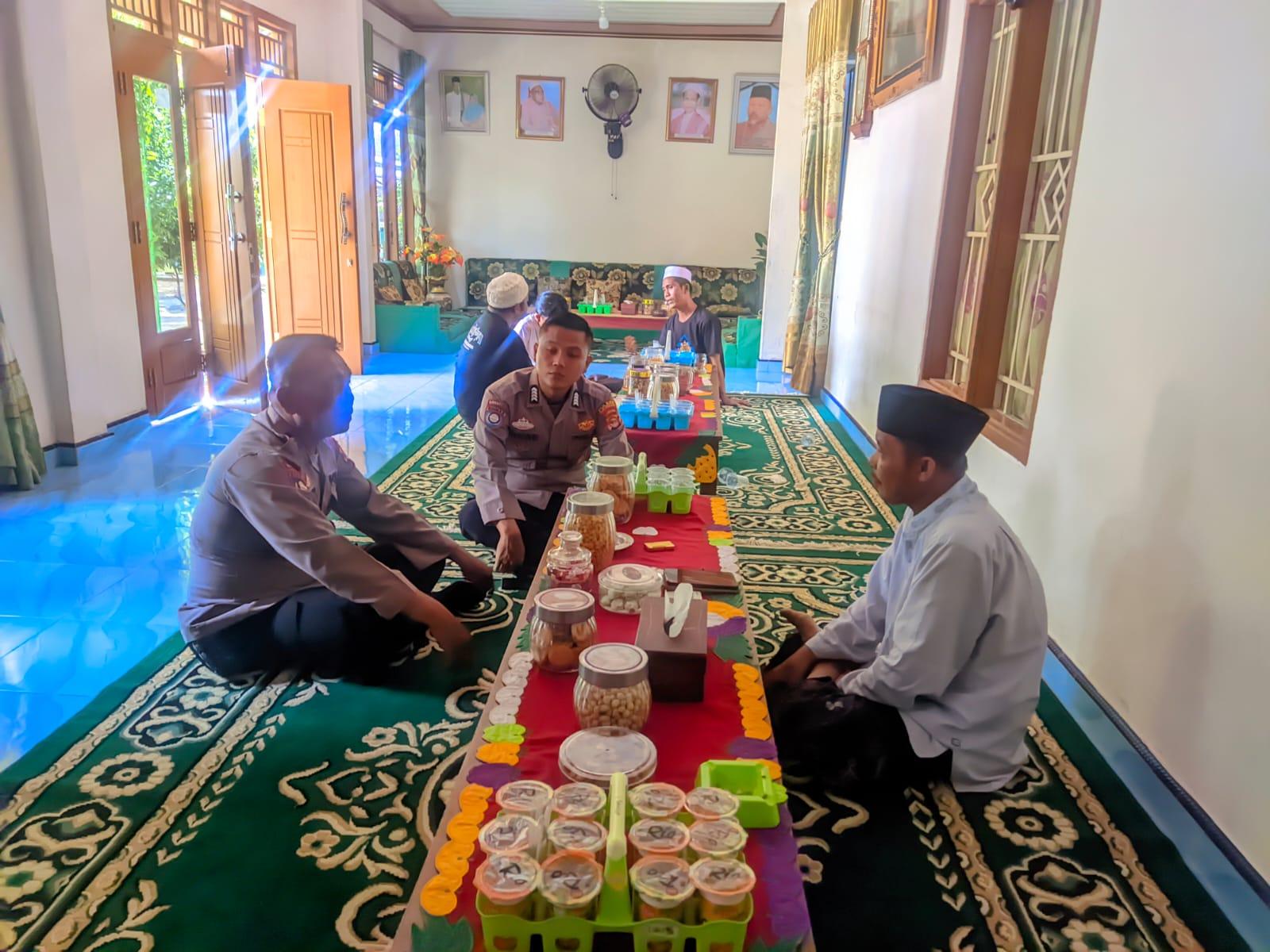 Kasat Binmas Polres Tulang Bawang Barat Lakukan Giat Sambang dan Silaturahmi ke Ponpes Darul Hidayah