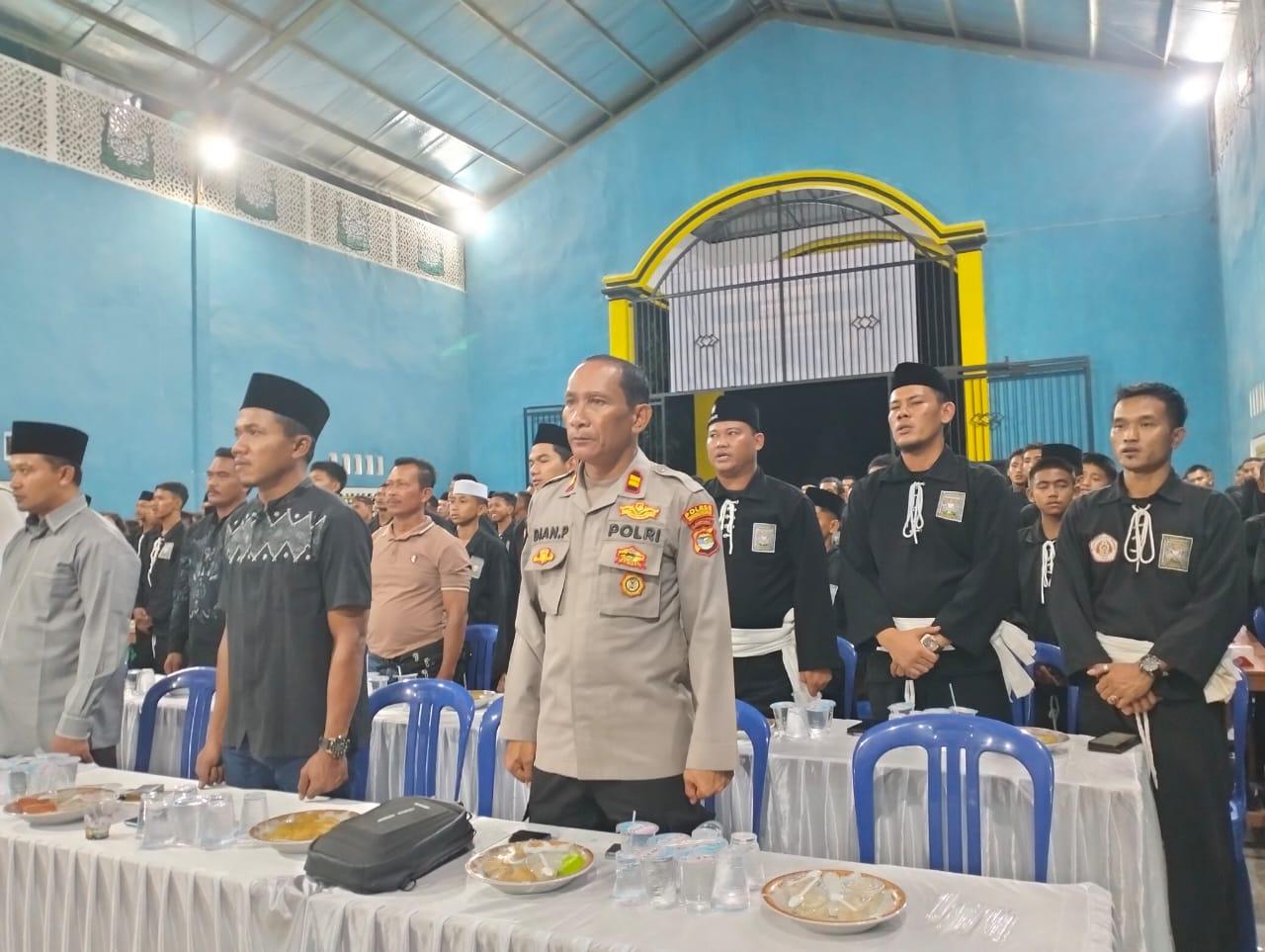 Polsek Lambu Kibang Lakukan Pengamanan Kegiatan Pengesahan Warga PSHT di Gedung Pusdiklat PSHT Tiyuh Indraloka satu Way Kenanga Polsek Lambu Kibang Lakukan Pengamanan Kegiatan Pengesahan Warga PSHT di Gedung Pusdiklat PSHT Tiyuh Indraloka satu Way Kenanga