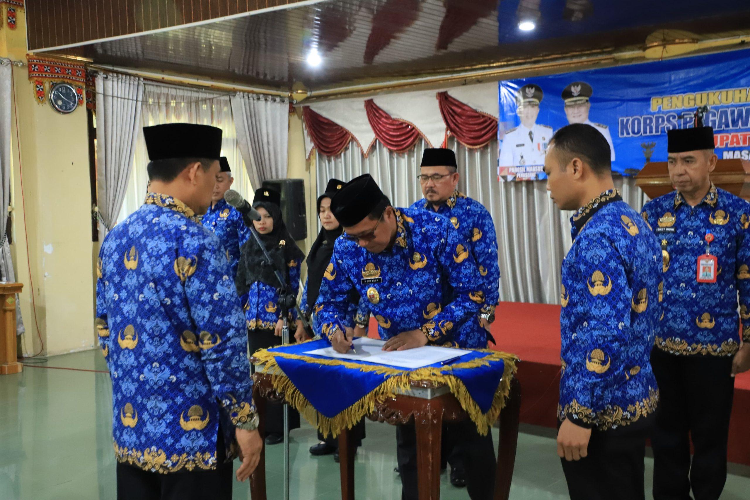 Pengukuhan Pengurus Korpri, Wabup Mad Hasnurin Serukan Pengabdian dan Integritas ASN Pengukuhan Pengurus Korpri, Wabup Mad Hasnurin Serukan Pengabdian dan Integritas ASN