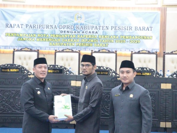 Bupati Dedi Irawan Hadiri Rapat Paripurna Penyampaian Nota Keuangan Ranperda Pertanggung Jawaban Pelaksanaan APBD Tahun 2024 Bupati Dedi Irawan Hadiri Rapat Paripurna Penyampaian Nota Keuangan Ranperda Pertanggung Jawaban Pelaksanaan APBD Tahun 2024
